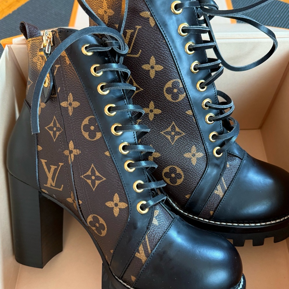 NEW Louis Vuitton Star Trail Black and Brown Lace Up Boots with Chunky Heel